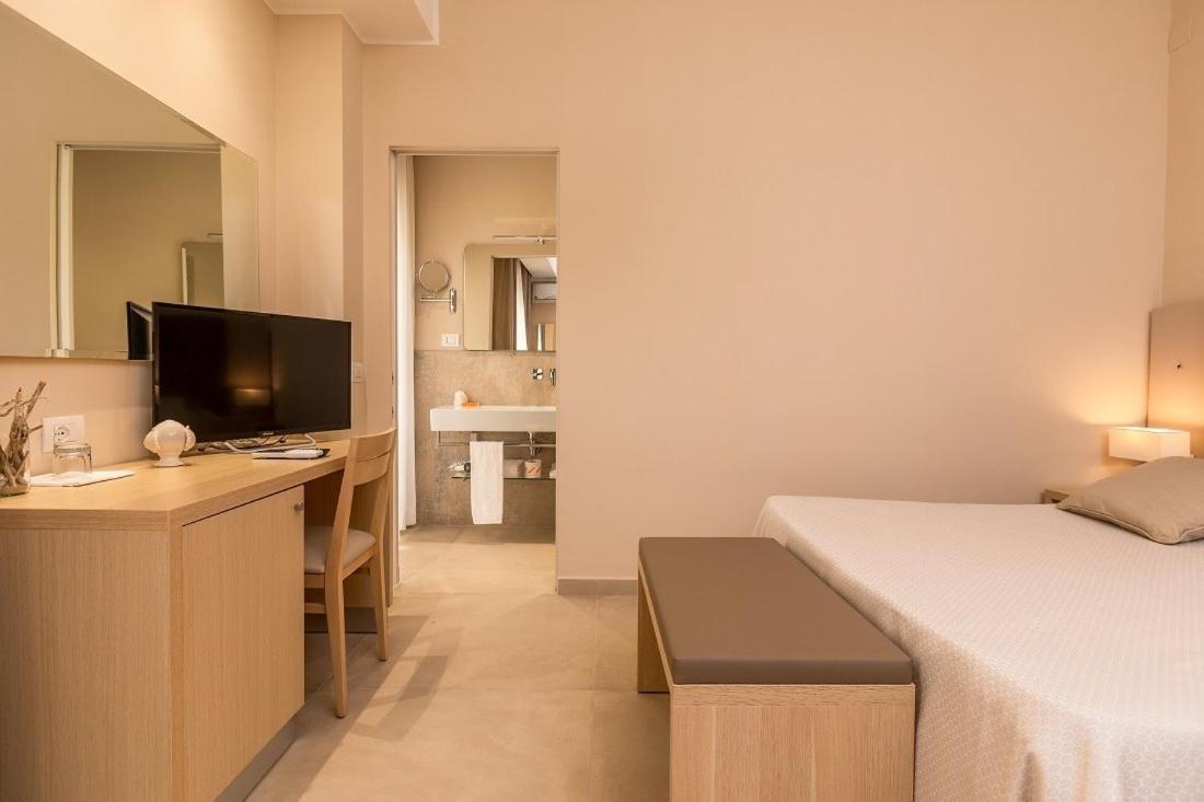 Hotel Degli Aranci В'єсте Екстер'єр фото