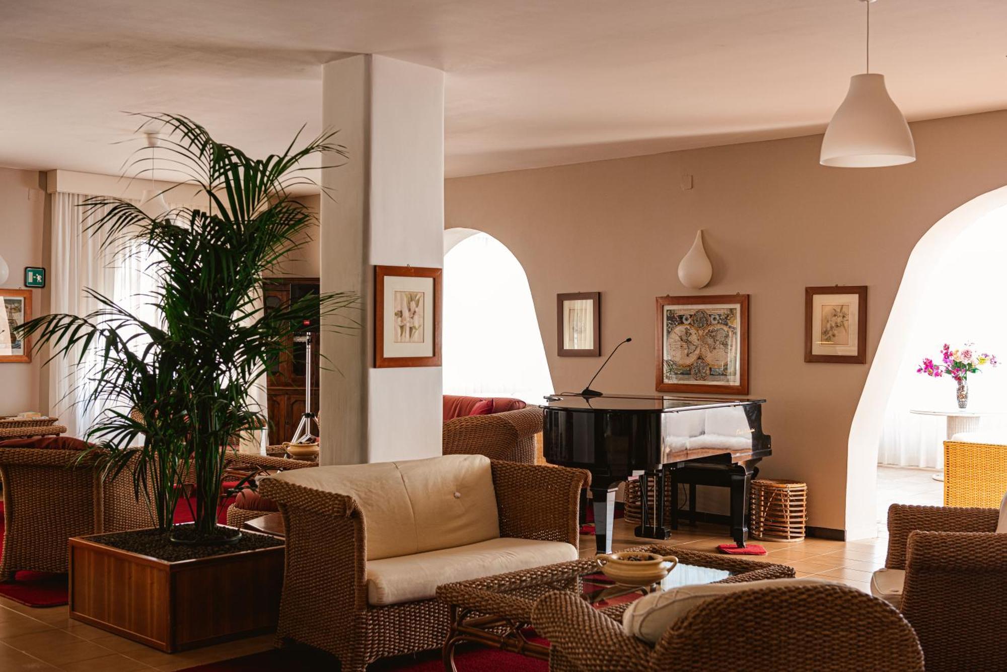 Hotel Degli Aranci В'єсте Екстер'єр фото