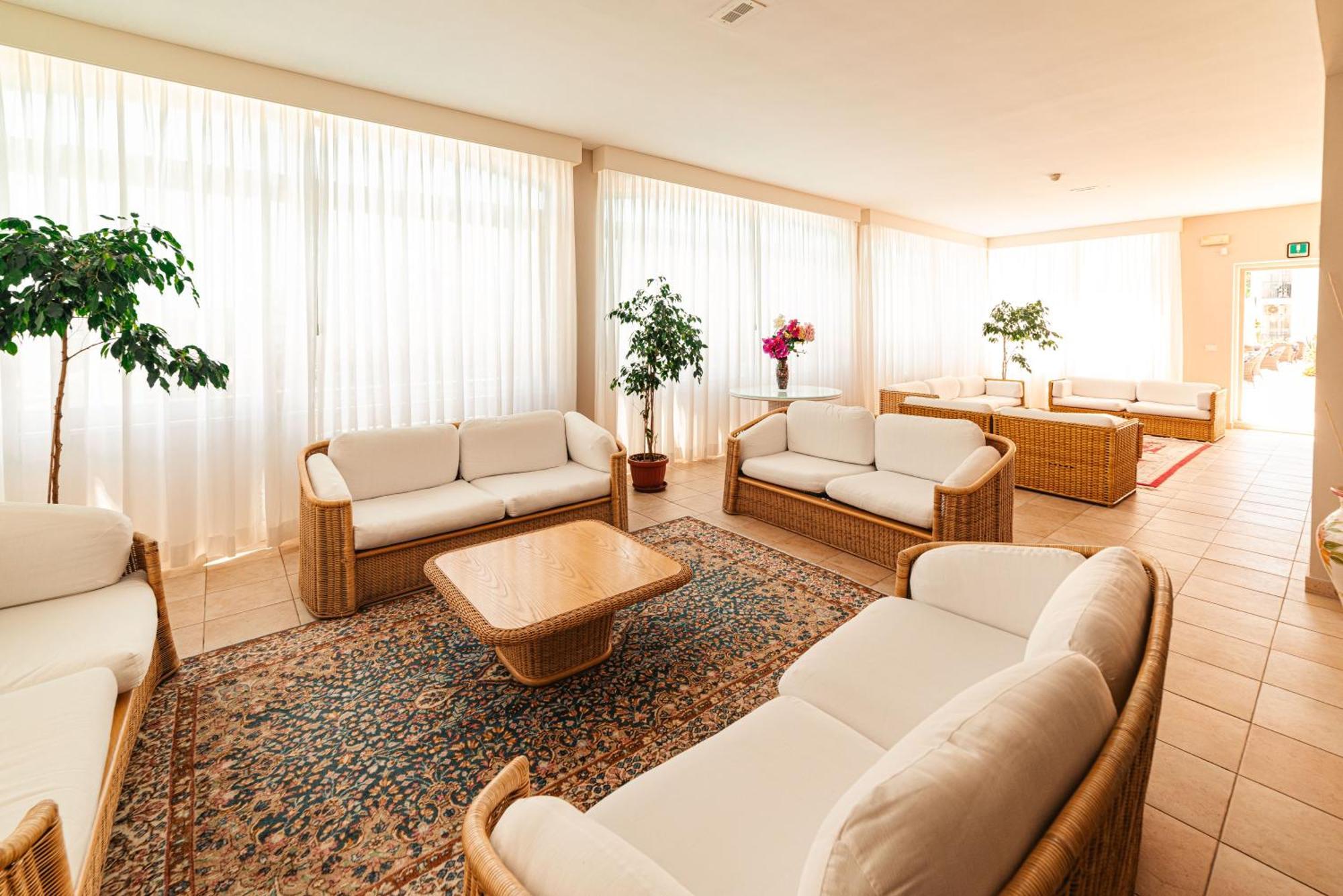 Hotel Degli Aranci В'єсте Екстер'єр фото