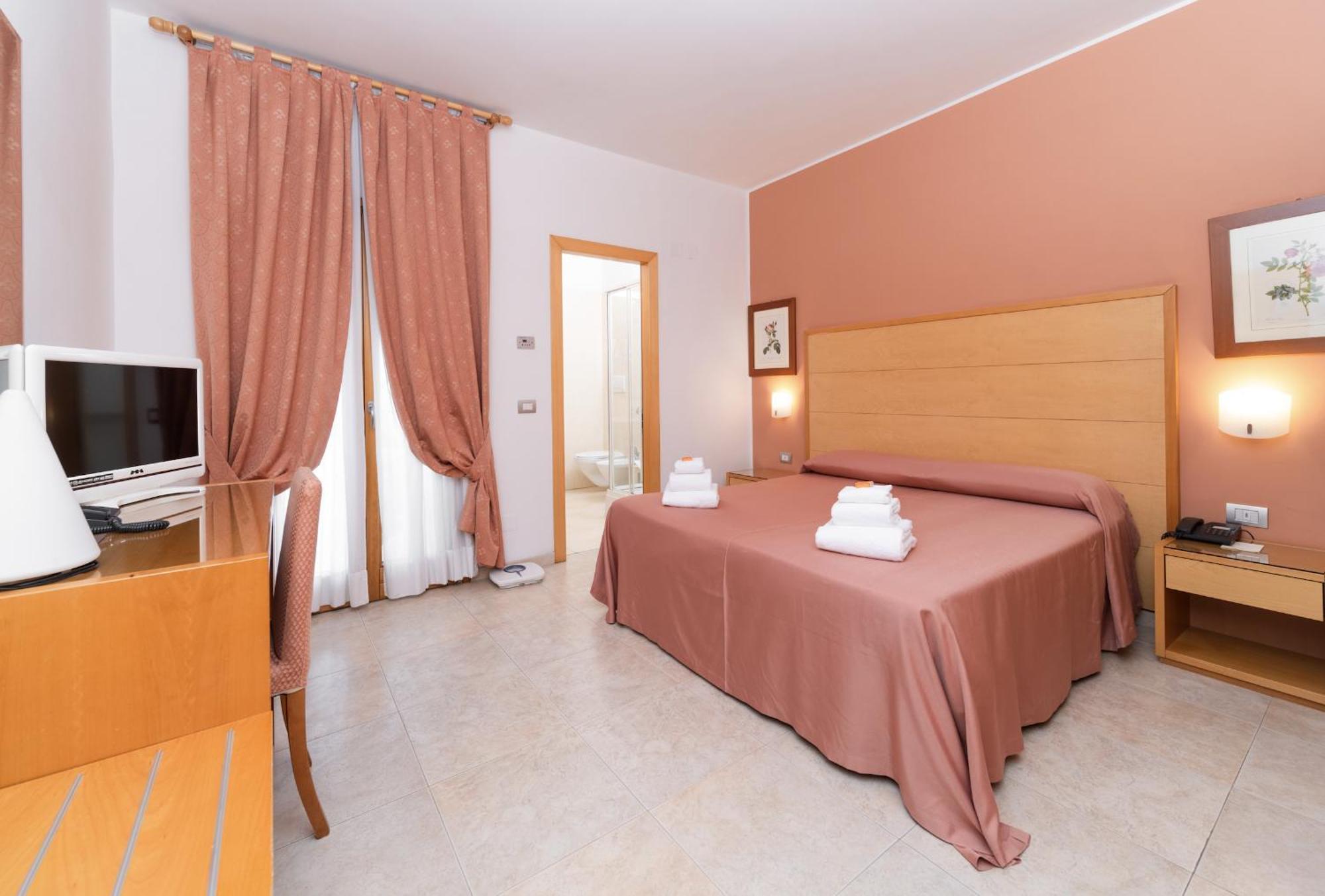 Hotel Degli Aranci В'єсте Екстер'єр фото