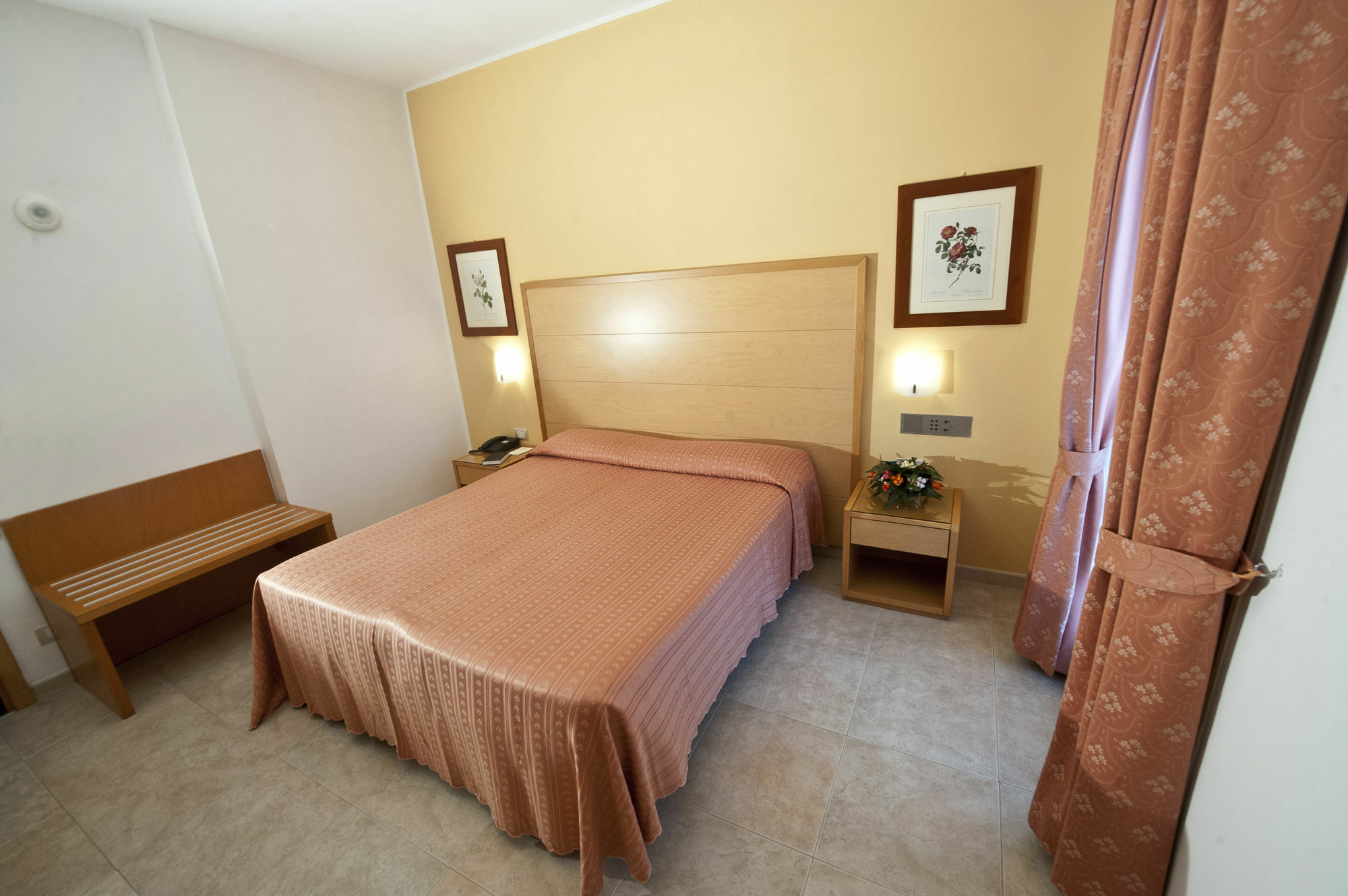 Hotel Degli Aranci В'єсте Екстер'єр фото