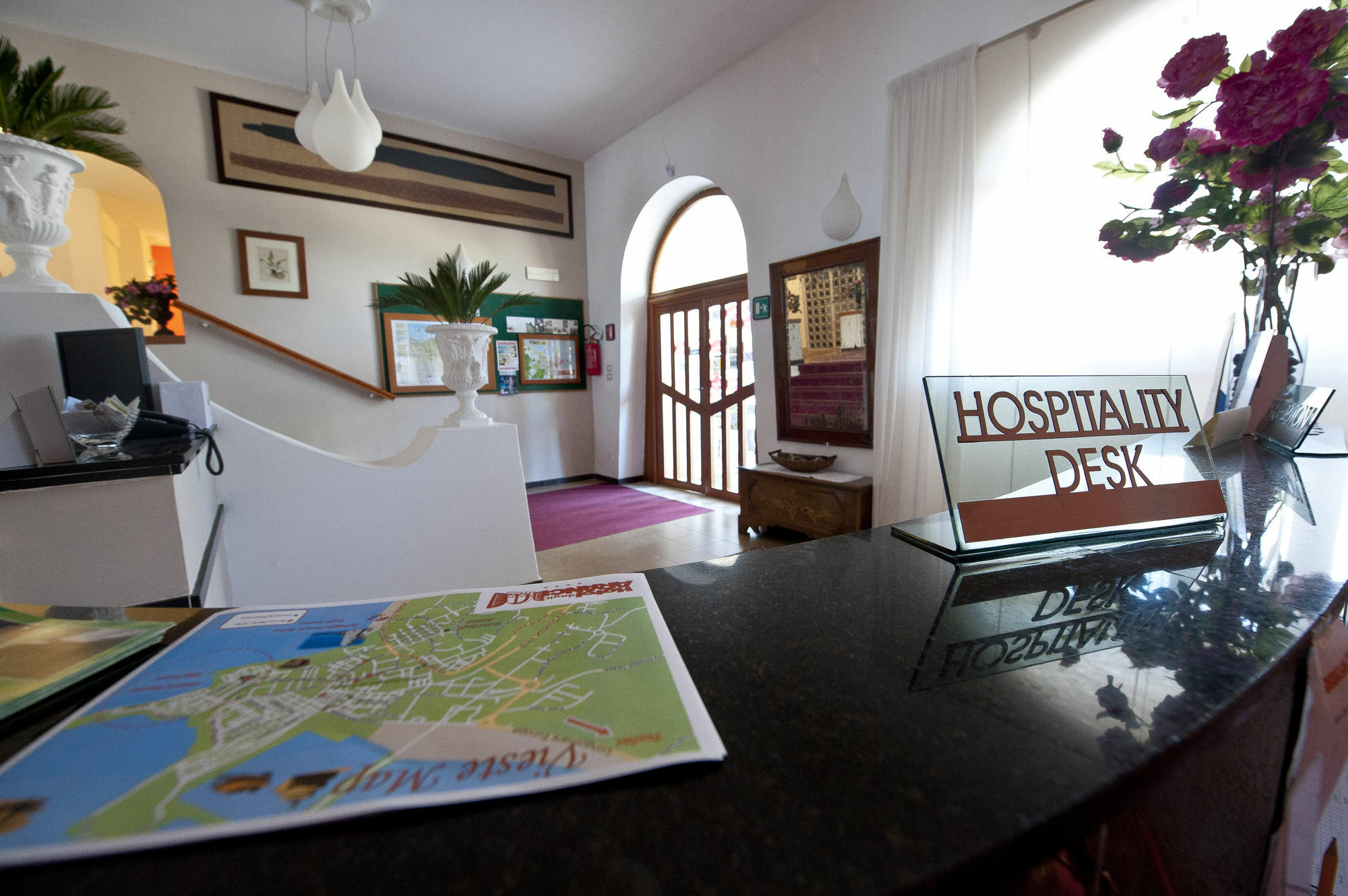 Hotel Degli Aranci В'єсте Екстер'єр фото
